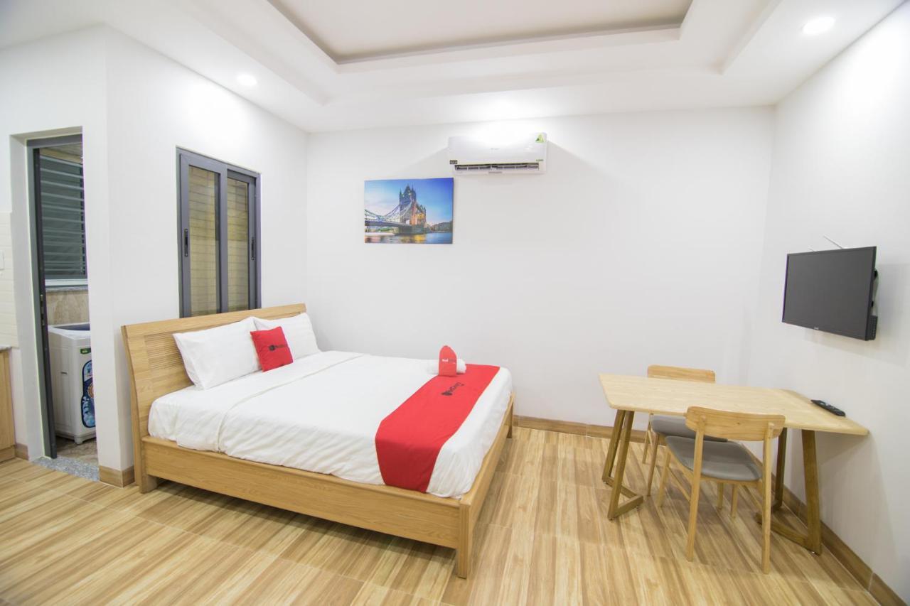 Reddoorz Premium Near E-Town Hotel Хошимин Екстериор снимка