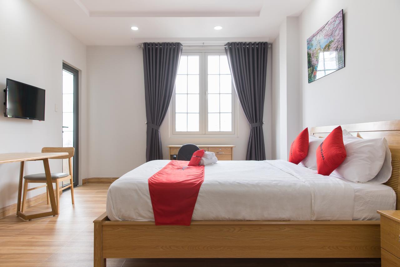 Reddoorz Premium Near E-Town Hotel Хошимин Екстериор снимка