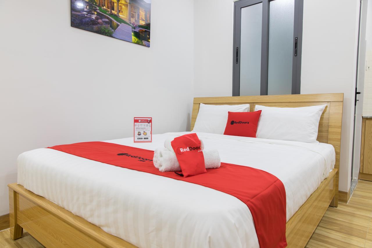 Reddoorz Premium Near E-Town Hotel Хошимин Екстериор снимка