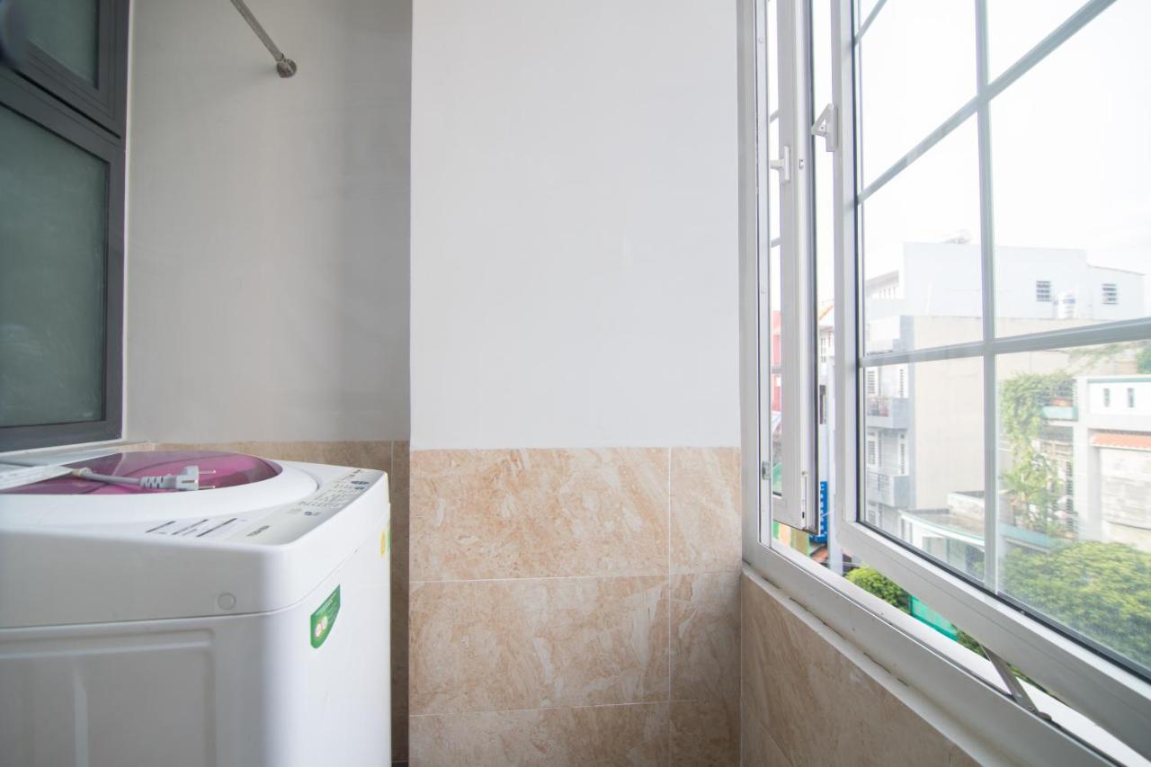 Reddoorz Premium Near E-Town Hotel Хошимин Екстериор снимка