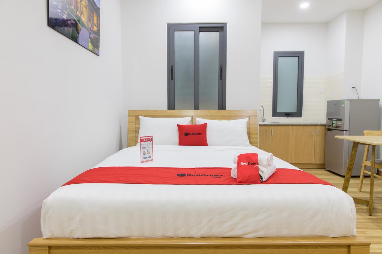 Reddoorz Premium Near E-Town Hotel Хошимин Екстериор снимка